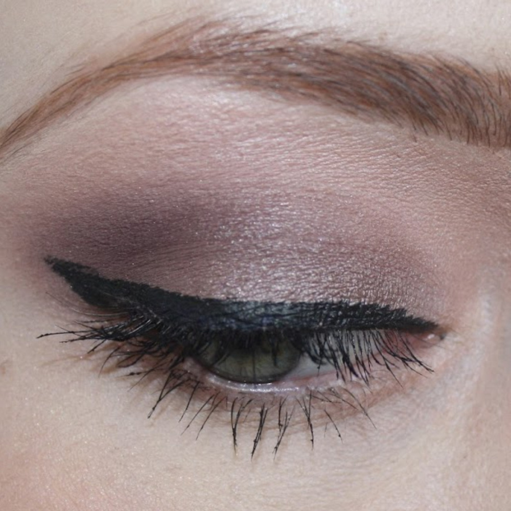 Last One! NIB MAC "QUARRY " Eyeshadow Matte - Picture 2 of 8
